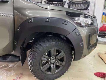 Пластикові фендера для Toyota Hilux 2020+ (розширювачі арок / ABS пластик) FF-THR20B фото