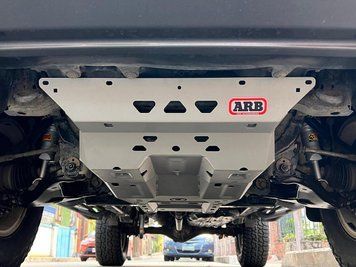 Усиленная защита двигателя, коробки передач и раздатки ARB Toyota Hilux 2015+ 5414200 фото