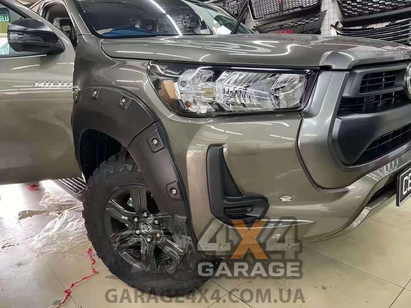 Пластикові фендера для Toyota Hilux 2020+ (розширювачі арок / ABS пластик) FF-THR20B фото