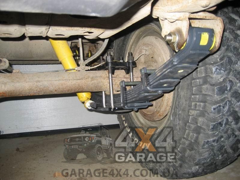 Комплект удлиненных (U-болтов) OME для Toyota Hilux 2015+ OMEU53B фото