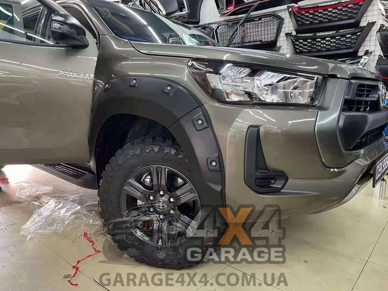 Пластикові фендера для Toyota Hilux 2020+ (розширювачі арок / ABS пластик) FF-THR20B фото