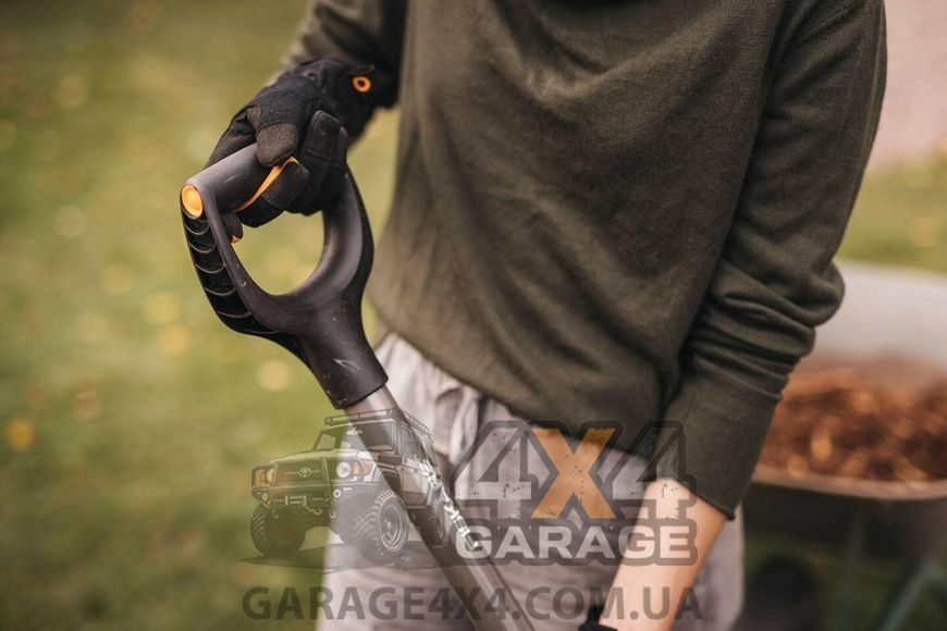 Совкова лопата Fiskars Ergonomic 1066712 (132 см) 1066712 фото