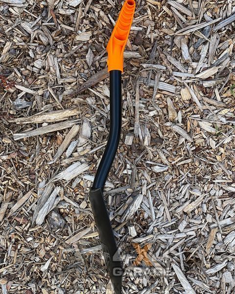 Лопата в машину з короткою ручкою Fiskars Solid (1066715)