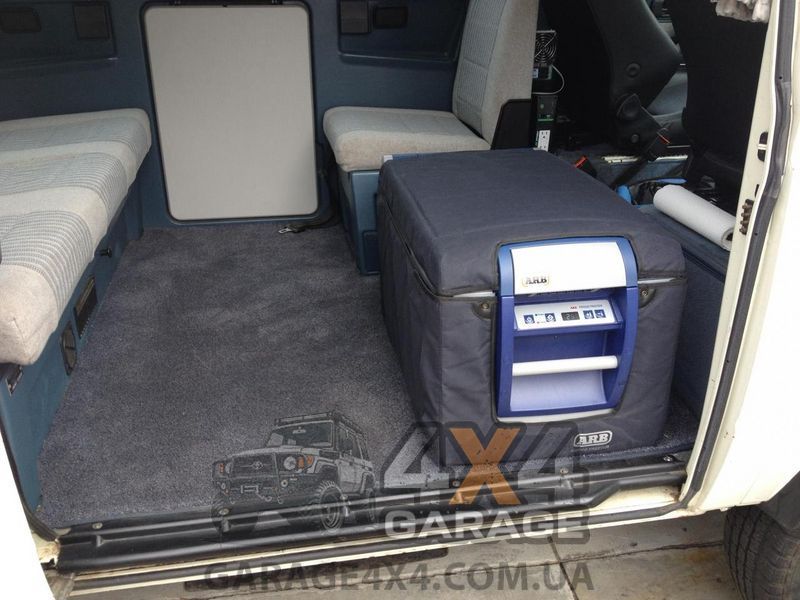 Захисний чохол на автомобільний холодильник ARB Fridge Freezer 47L 10900013 / 43 фото
