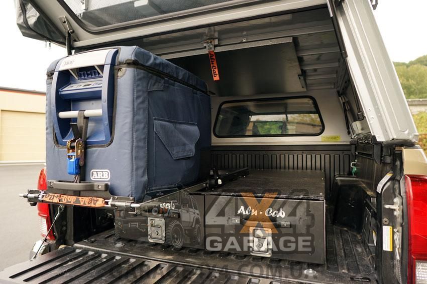 Захисний чохол на автомобільний холодильник ARB Fridge Freezer 78L 10900015 / 45 фото
