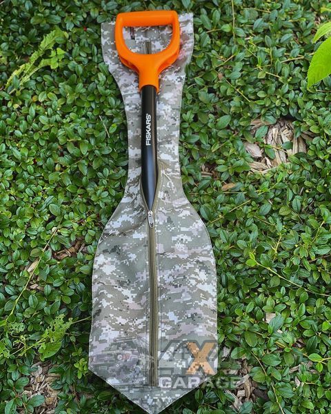 Чехол для автомобильной лопаты Fiskars Solid камуфляж (Пиксель / Оксфорд 600D) 131419 фото