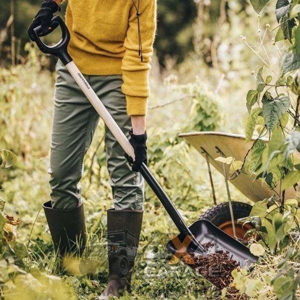 Совковая лопата с деревянной ручкой Fiskars Solid 1066723 (123 см) 1066723 фото