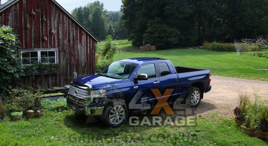 Усиленный передний тормозной диск DBA Street Series T2 Slot для Toyota Tundra (2005-2016) DBA2724S фото