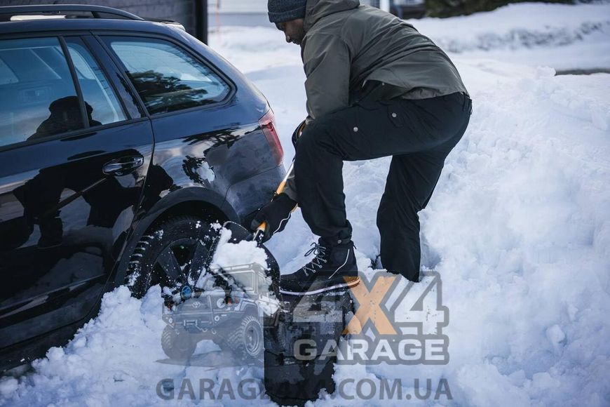 Автомобильная лопата для уборки снега Fiskars X-series (1057393) 1057393 фото