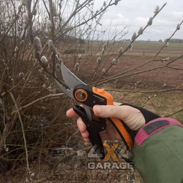 Профессиональный садовый секатор Fiskars Plus P721 (1057170) 1057170 фото