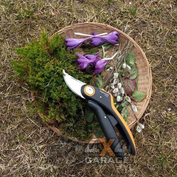 Профессиональный садовый секатор Fiskars Plus P721 (1057170) 1057170 фото