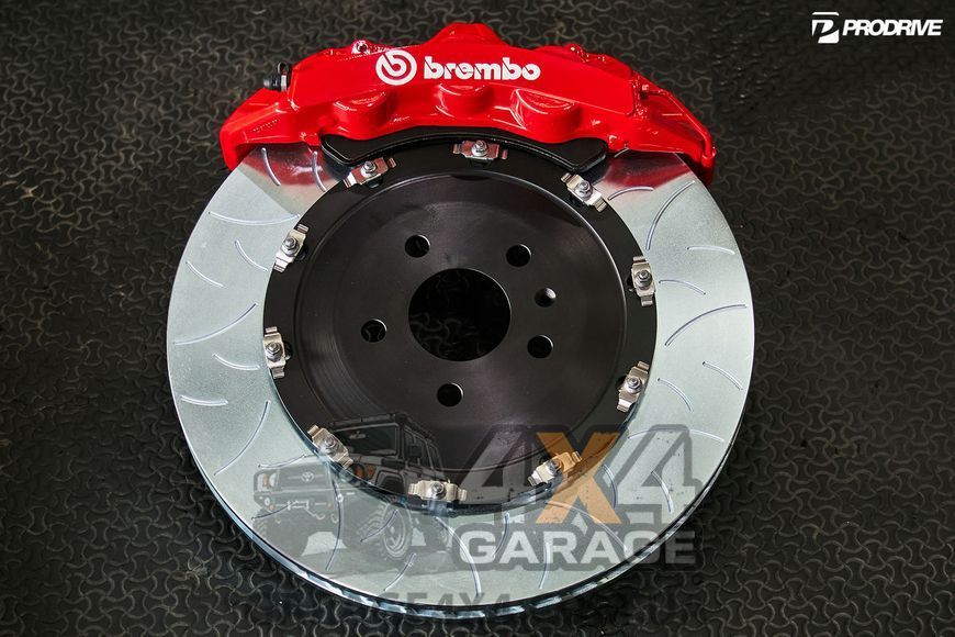 Посилена задня гальмівна система BREMBO GT для Lexus LX 570 (червоний супорт/ насічки) 2P2.9028A2 фото