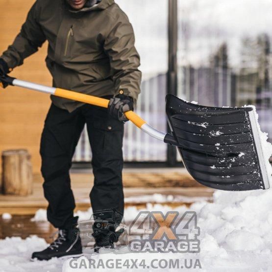 Лопата - скрепер для уборки снега с телескопической ручкой Fiskars X-series (1057189) 1057189 фото