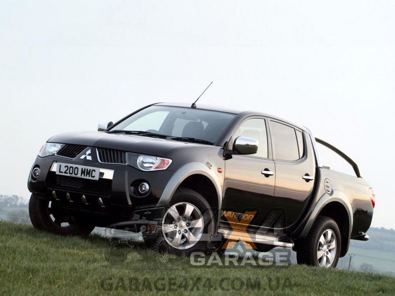 Передние тормозные колодки HAWK OES для Mitsubishi L200 2005-2008 (Керамические / комплект) 771519 фото