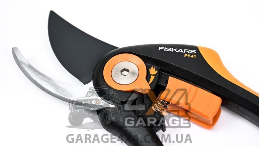 Площинний садовий секатор Fiskars SmartFit P541 (1057169) 1057169 фото