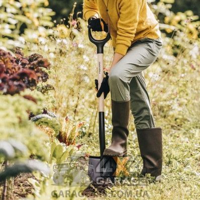 Лопата с деревянной ручкой Fiskars Solid 1066721 1066721 фото
