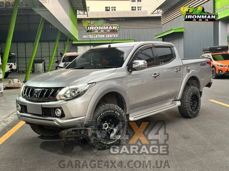 Посилений комплект підвіски IronMan Mitsubishi L200 2016+ (з газомасляними амортизаторами) 12729GR (2шт), 12715GR фото