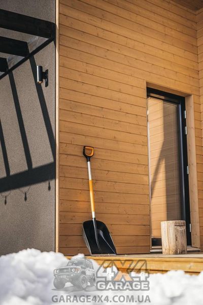 Облегченная лопата для уборки снега Fiskars 131 см (1057177) 1057177 фото