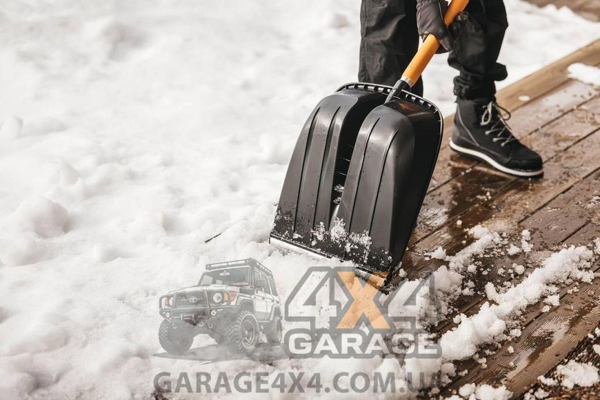 Облегченная лопата для уборки снега Fiskars 131 см (1057177) 1057177 фото