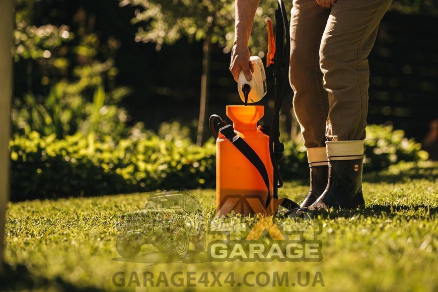 Ручной садовый опрыскиватель Fiskars 5л (1025934) 1025934 фото