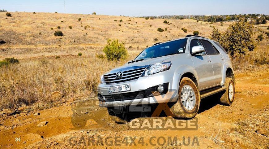 Вентилируемый передний перфорированный тормозной диск DBA Street Series X Gold для Toyota Fortuner 2005-2015 DBA2716X фото