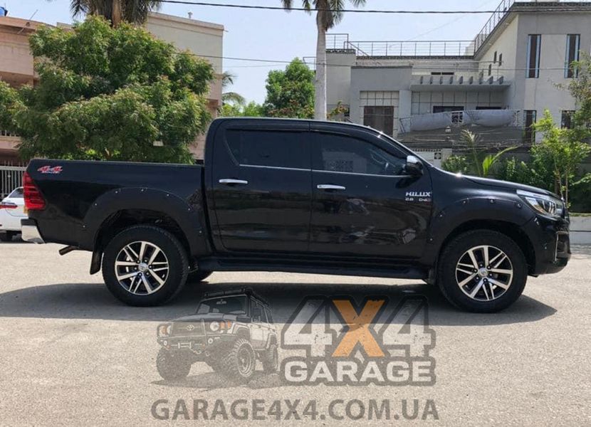 Пластикові фендера для Toyota Hilux Revo 2016-2020 (розширювачі арок / ABS пластик) FF-THR15B фото
