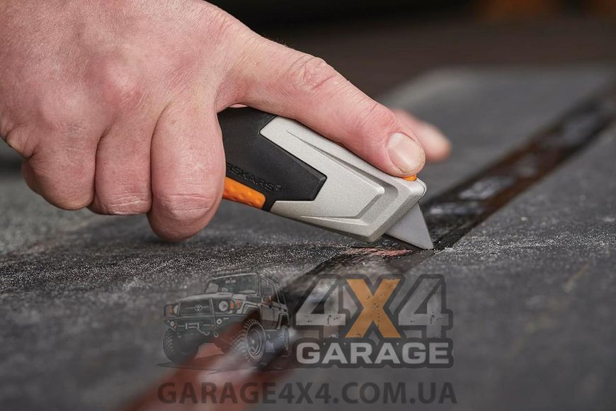 Выдвижной нож Fiskars Pro CarbonMax (1027223) 1027223 фото