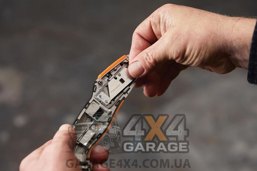 Выдвижной нож Fiskars Pro CarbonMax (1027223) 1027223 фото