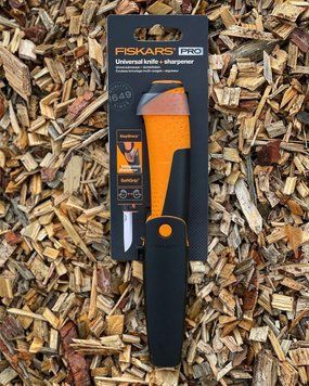 Универсальный нож с точилкой Fiskars (156017) 1023618 фото
