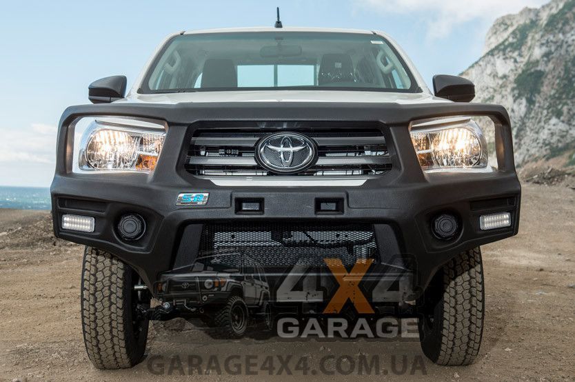 Передний полимерный бампер Smartbar для Toyota Hilux 2015 - н.в. SA173BL171 фото