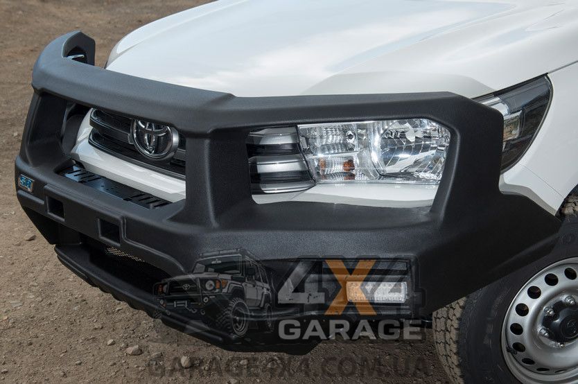 Передний полимерный бампер Smartbar для Toyota Hilux 2015 - н.в. SA173BL171 фото