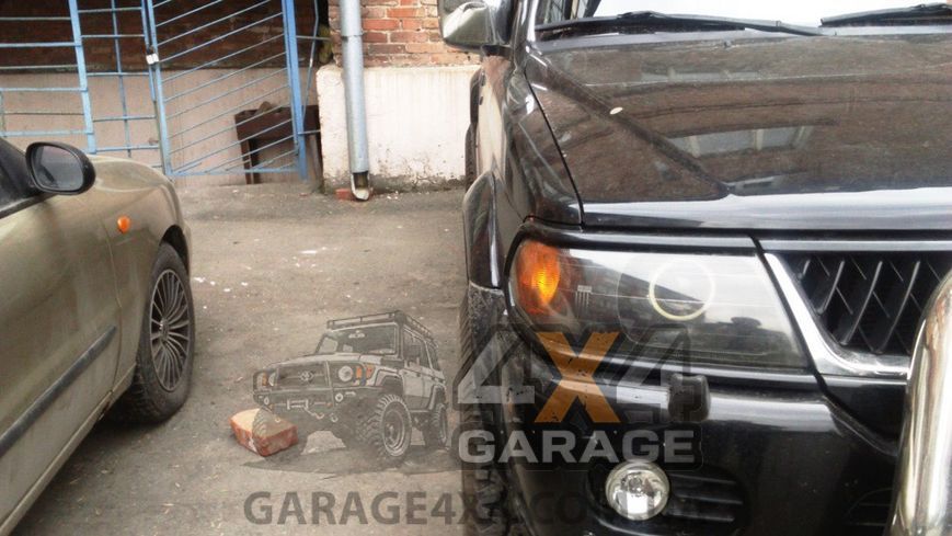 Колесные (ступичные) проставки Hofmann 30 мм для Mitsubishi Pajero Sport 2001-2010: комплект SPV A06 V60 фото