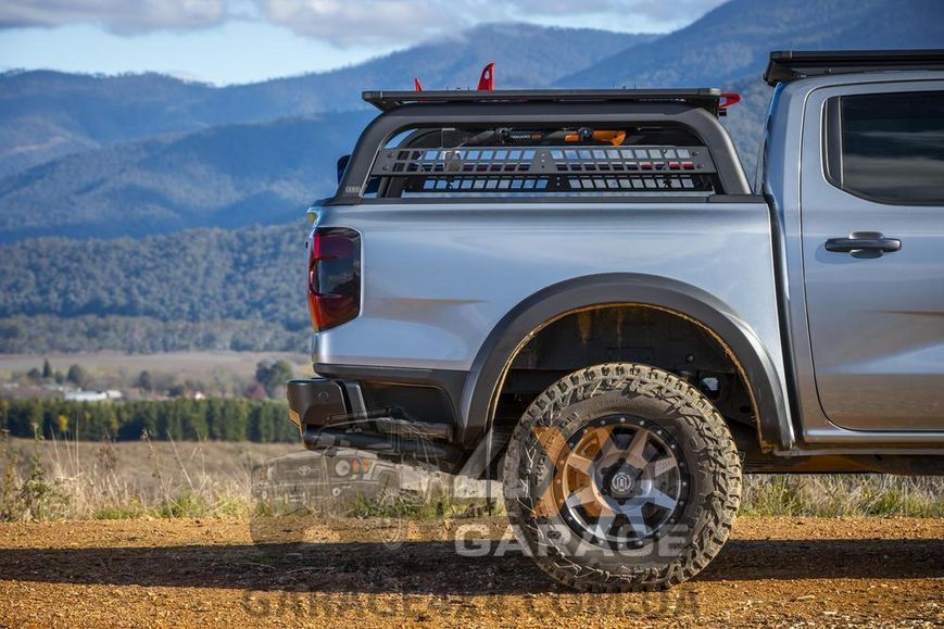 Алюминиевые дуги на кузов пикапа Ford Ranger/Raptor 22+ ARB Bed Rack 17940100 фото