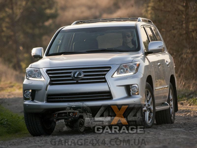 Посилений передній гальмівний диск із насічками DBA 4000 Series T3 Slot для Lexus LX 570 DBA42722S фото