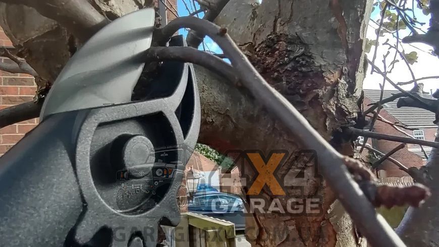 Малий контактний гілкоріз Fiskars PowerGear L31 (1000581)