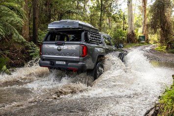 Алюминиевые дуги на кузов пикапа VW Amarok 23+ ARB Bed Rack 17970110 фото