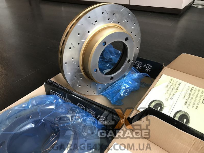 Посилений передній перфорований гальмівний диск DBA 4000 XS HD Series для Lexus LX470 DBA4788XS фото