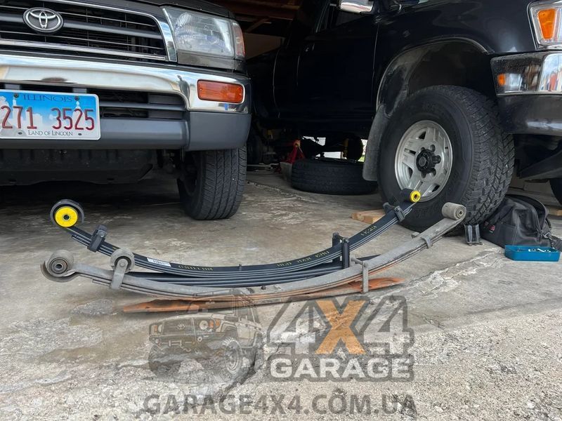 Комплект посилених ресор OME +120 кг Toyota Hilux 1997-2005 CS019R фото