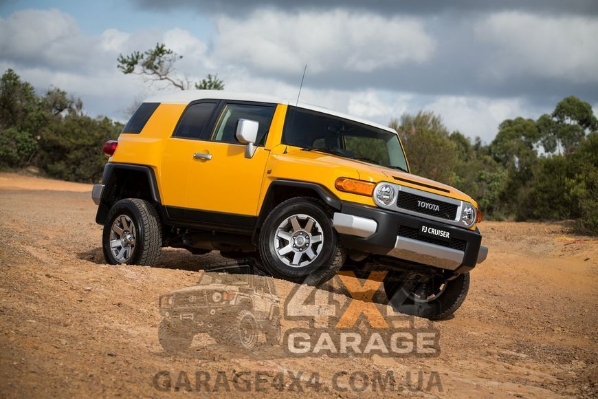 Посилений передній вентильований гальмівний диск DBA 4000 Series T3 SLOT для Toyota FJ Cruiser (2006-2014) DBA42716S фото