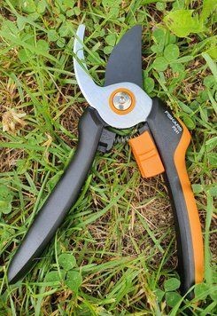 Плоскостной секатор Fiskars Solid P341 (1057164) 1057164 фото