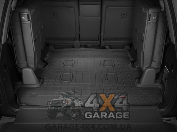 Чорний брудозахисний гумовий килимок у багажник WeatherTech для Toyota Land Cruiser 200 (2008-2020) 40356 фото