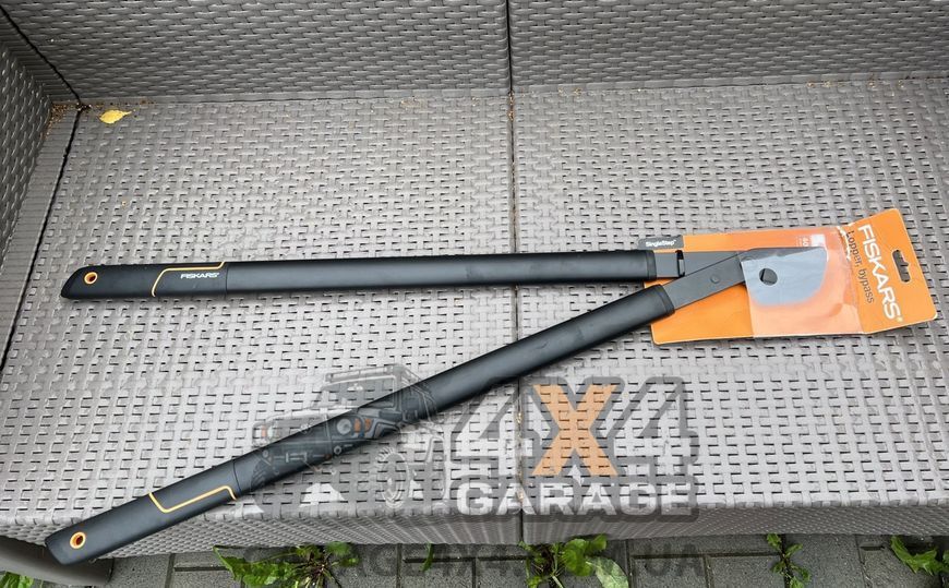 Большой плоскостной сучкорез с загнутыми лезвиями Fiskars SingleStep L38 (1001426) 1001426 фото