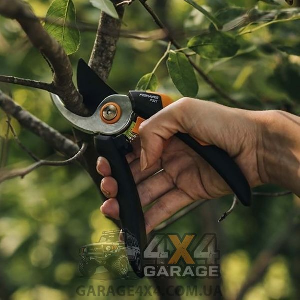 Площинний секатор Fiskars Solid P321 (1057162) 1057162 фото