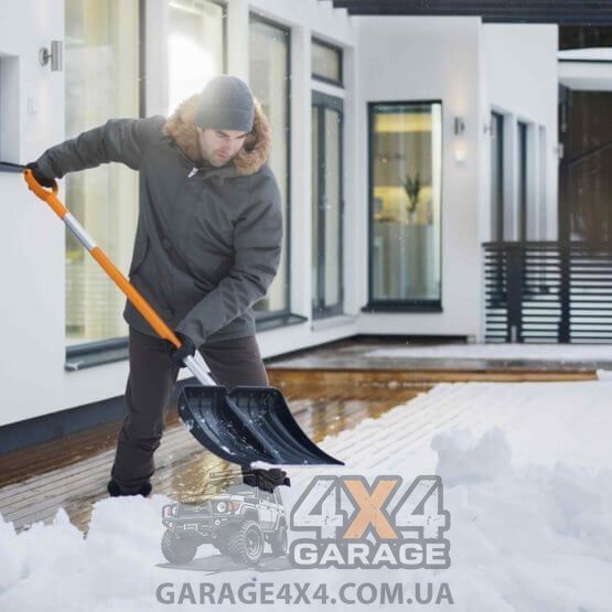 Скрепер для уборки снега Fiskars SnowXpert (1062828) 1062828 фото