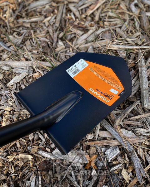 Профессиональная штыковая лопата для копа Fiskars Solid 131413 (1003455 / 1066716) 1066716 / 131413 фото