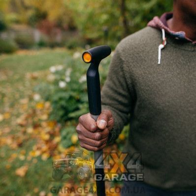 Лопата-грабли для листьев Fiskars Ergonomic 1077116 фото
