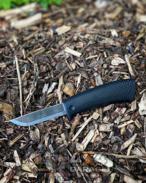 Универсальный нож Fiskars с точилкой и чехлом-кобурой (1023617) 1023617 фото