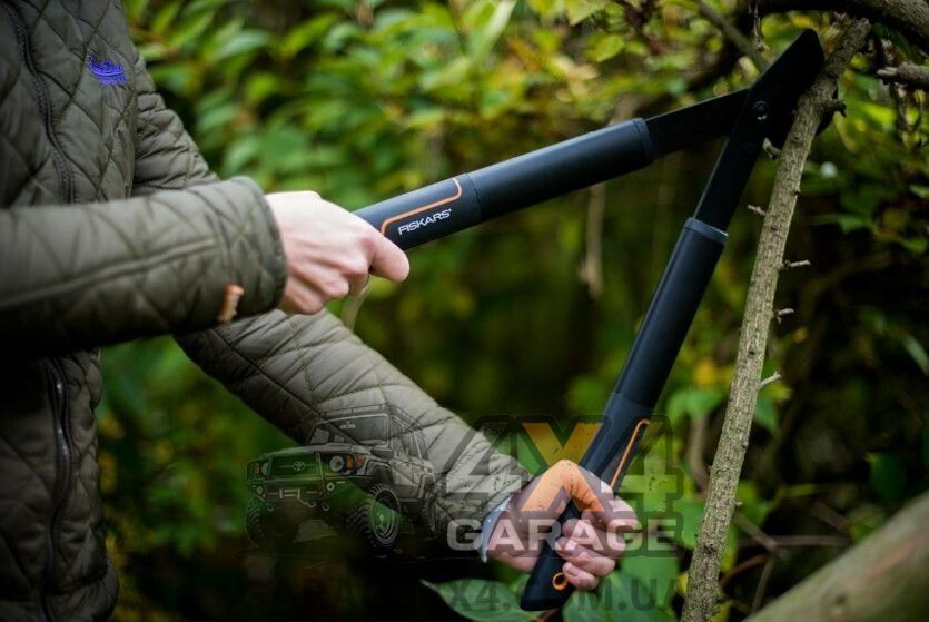 Малый плоскостной сучкорез Fiskars SingleStep (S) L28 112160 с загнутыми лезвиями 1001432 фото