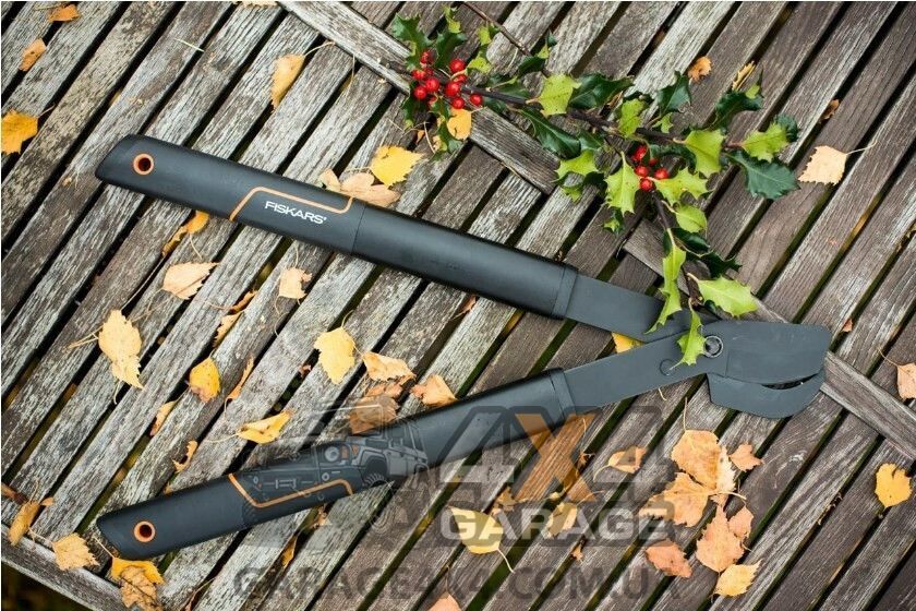 Малый плоскостной сучкорез Fiskars SingleStep (S) L28 112160 с загнутыми лезвиями 1001432 фото