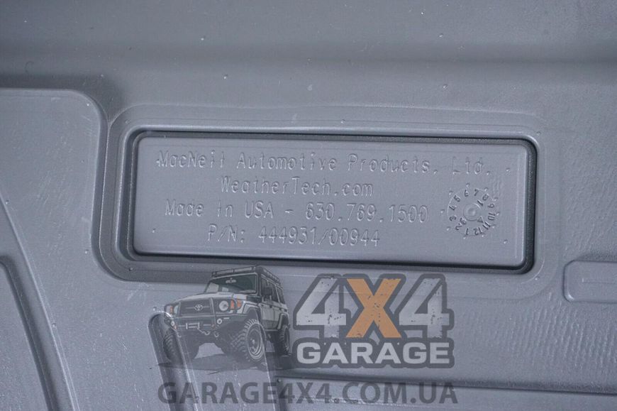 Серые резиновые коврики WeatherTech в салон Toyota Land Cruiser Prado 150 (Передние / пара) 464931 фото